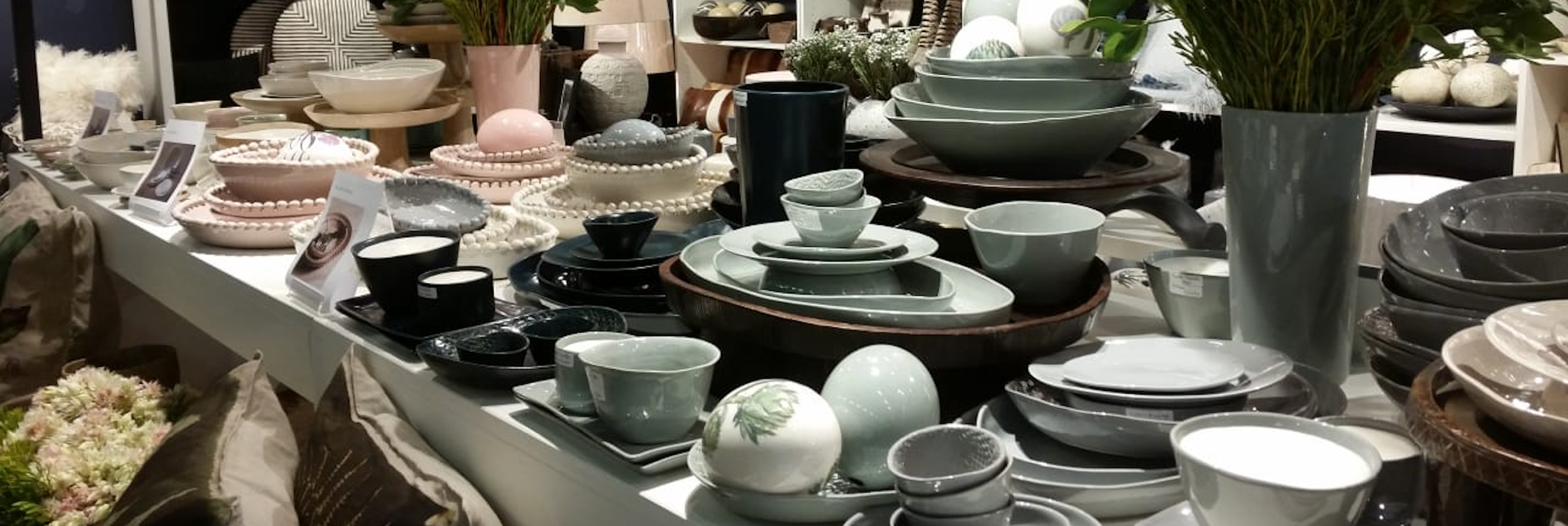 home_slider_18_showroom